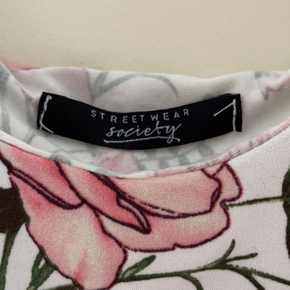 Floral tank top - Picture 2 of 4